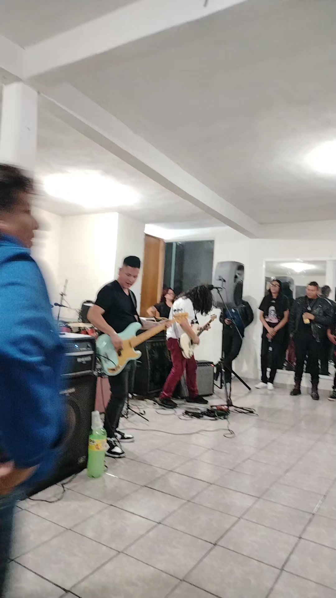@Brebaje Extraño