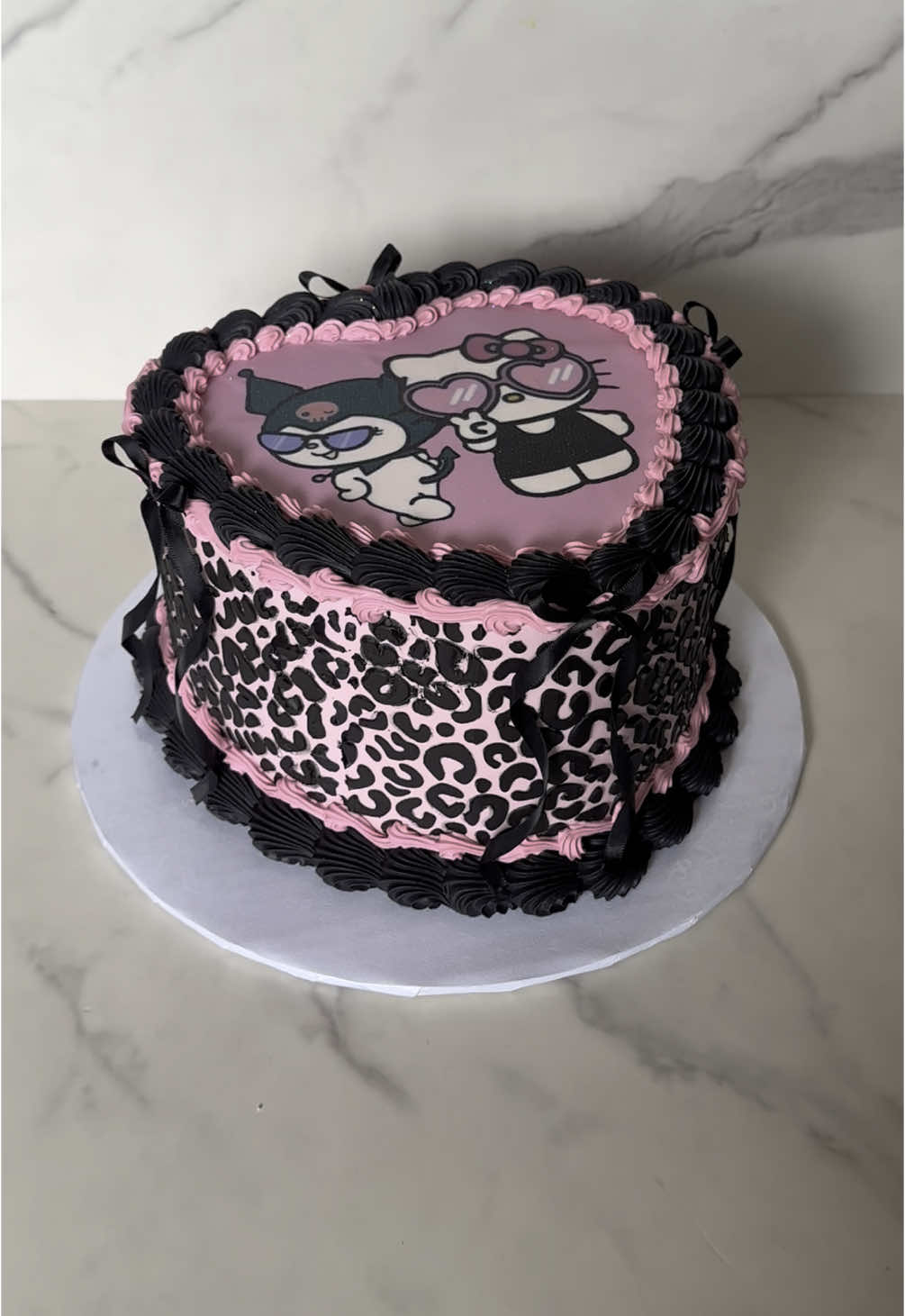 @luciaslovelycakes