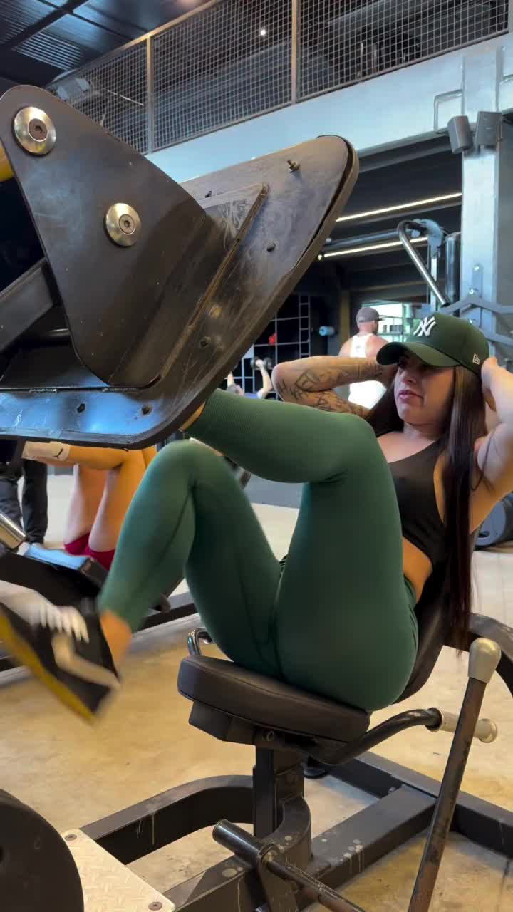 @̶C̶̶r̶̶o̶̶s̶̶s̶ ̶f̶̶i̶̶t̶ 🍑