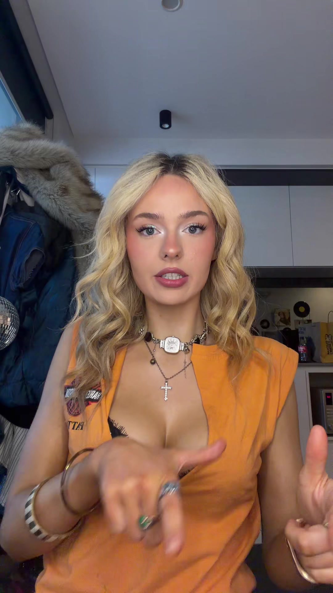 @CHLOE