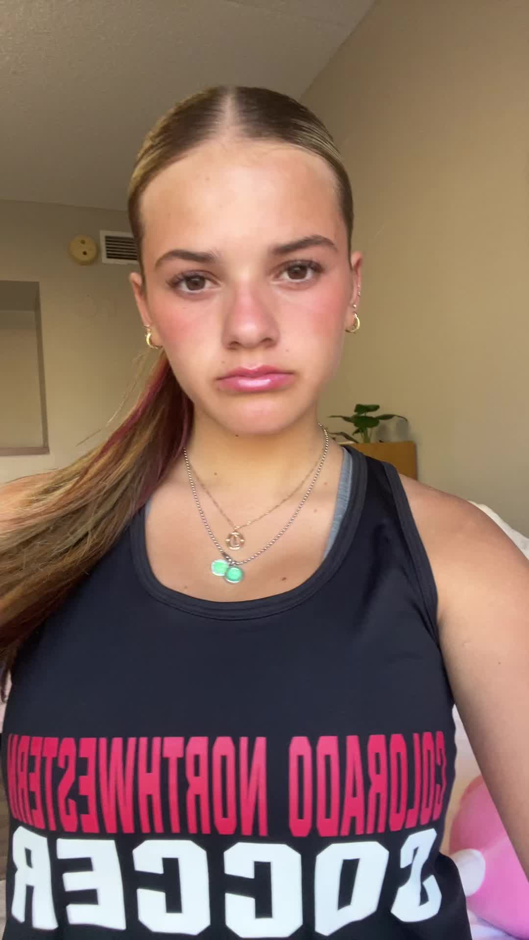 @notavawong