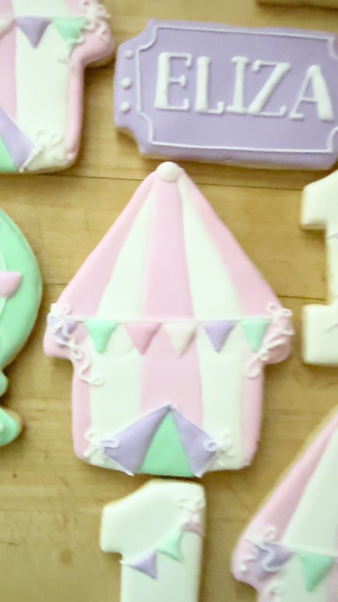 @RobbieLynnBakes