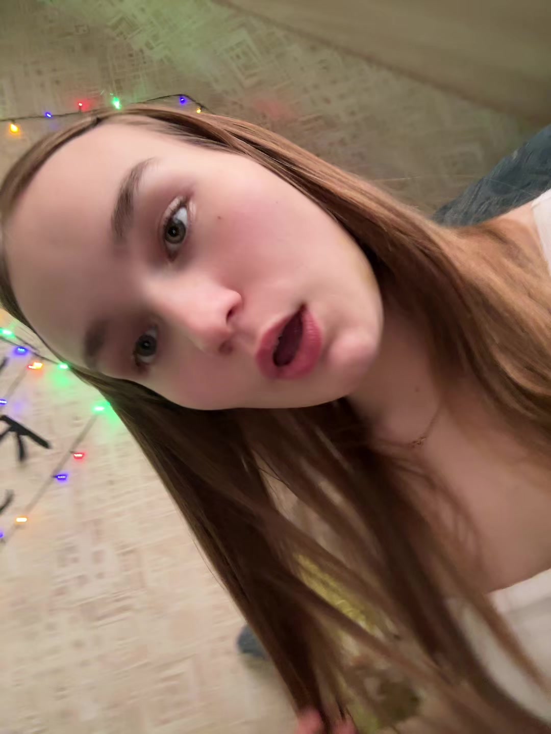 @vyvi