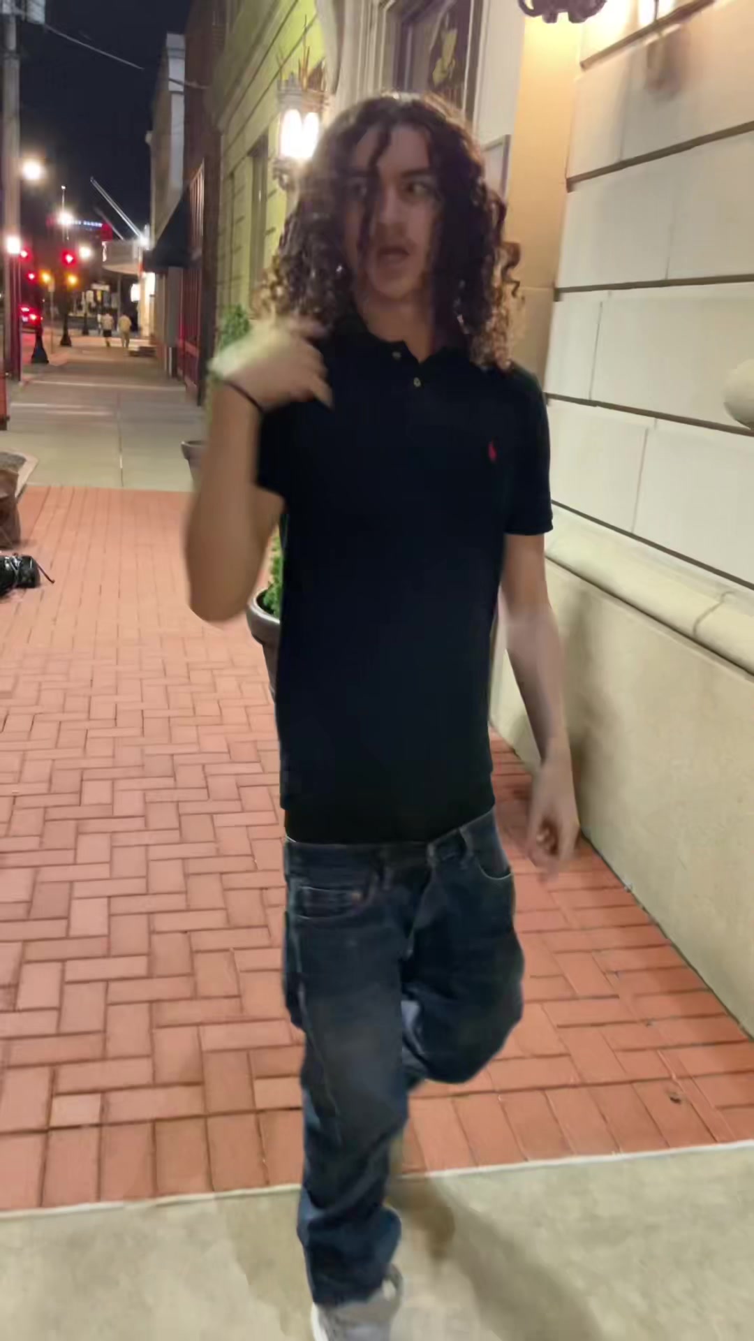 @Thraxr