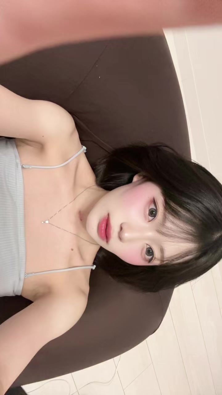 @ユリ
