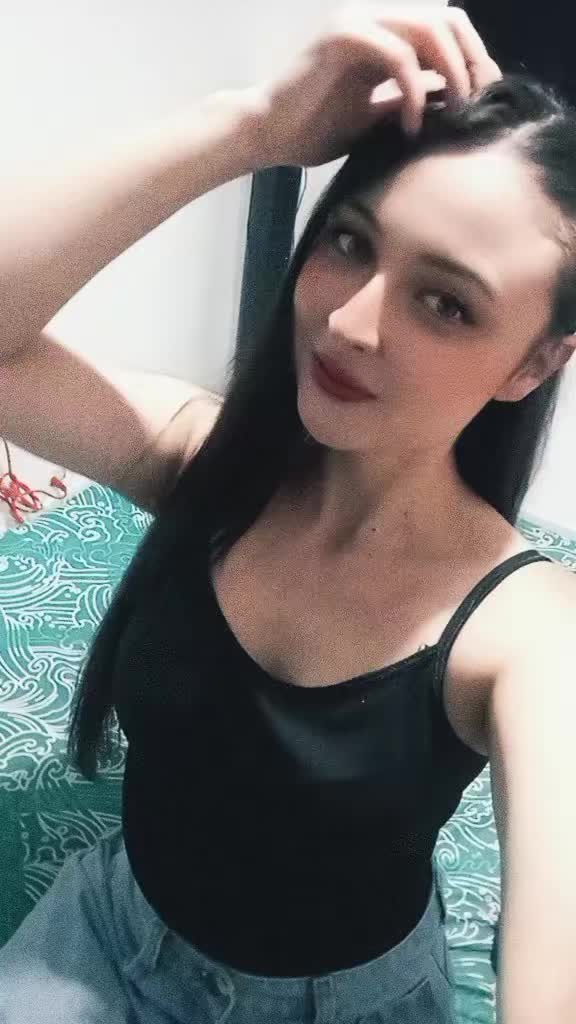 @Laura Valencia🐼🐼