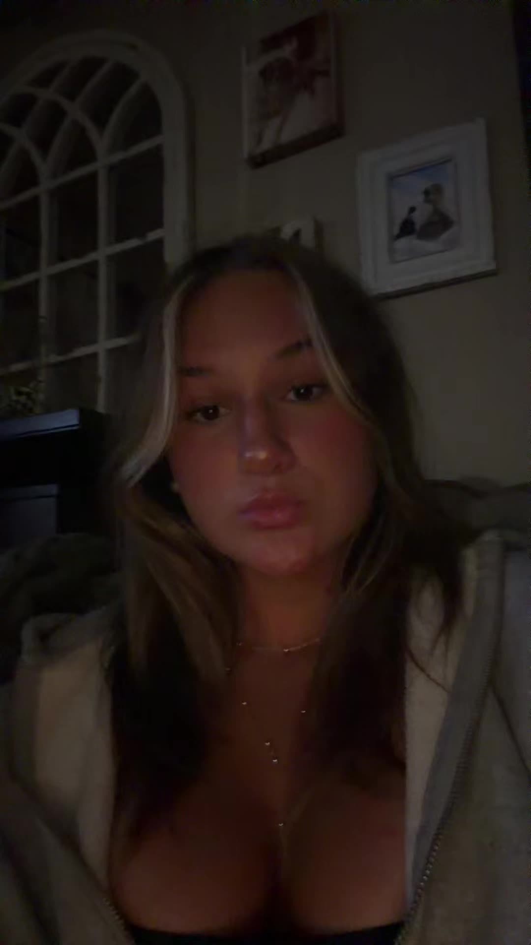 @Ella