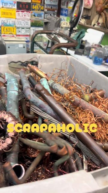 @Scrapaholic
