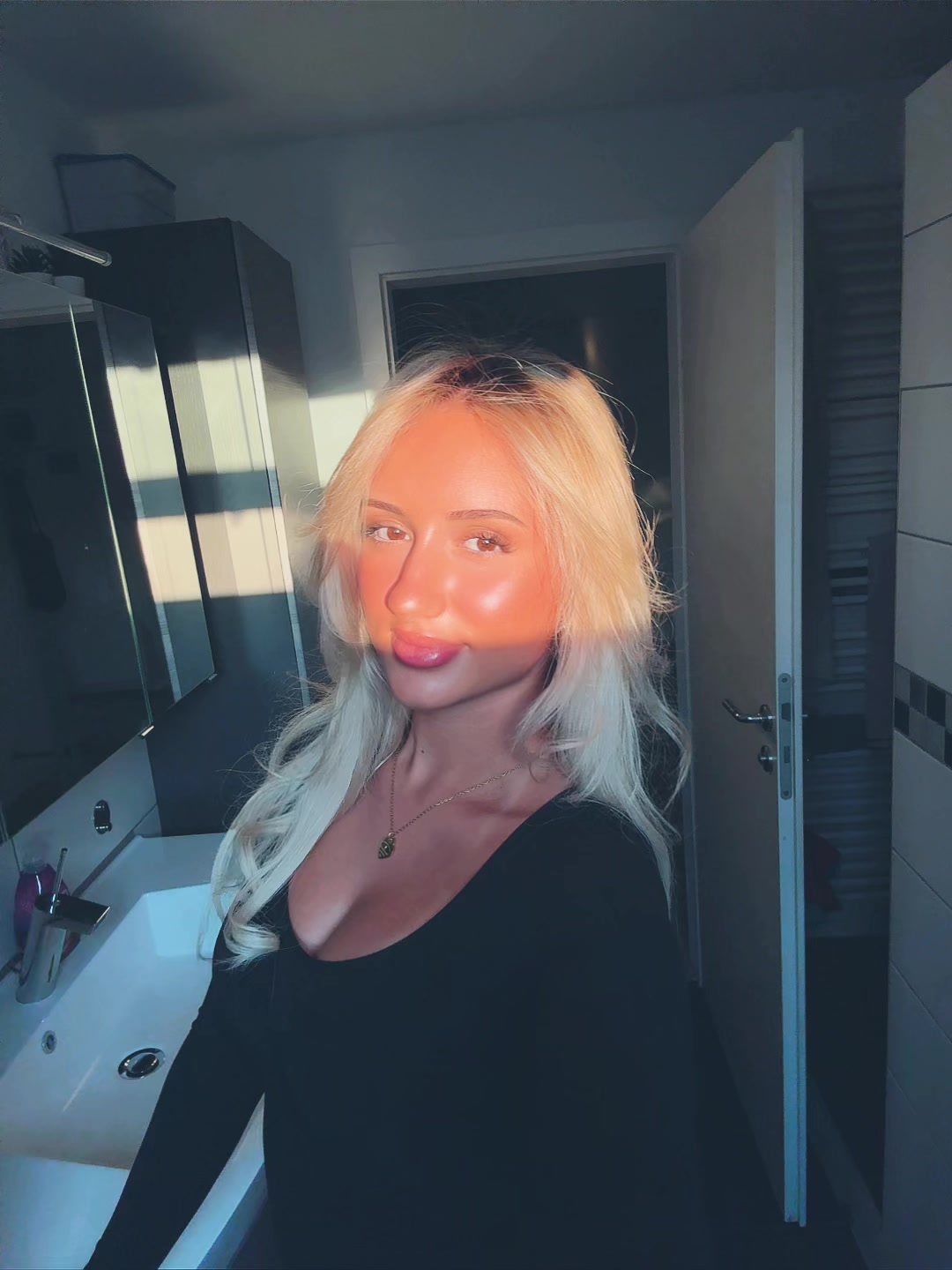 @𝐋 𝐚 𝐮 𝐫 𝐚