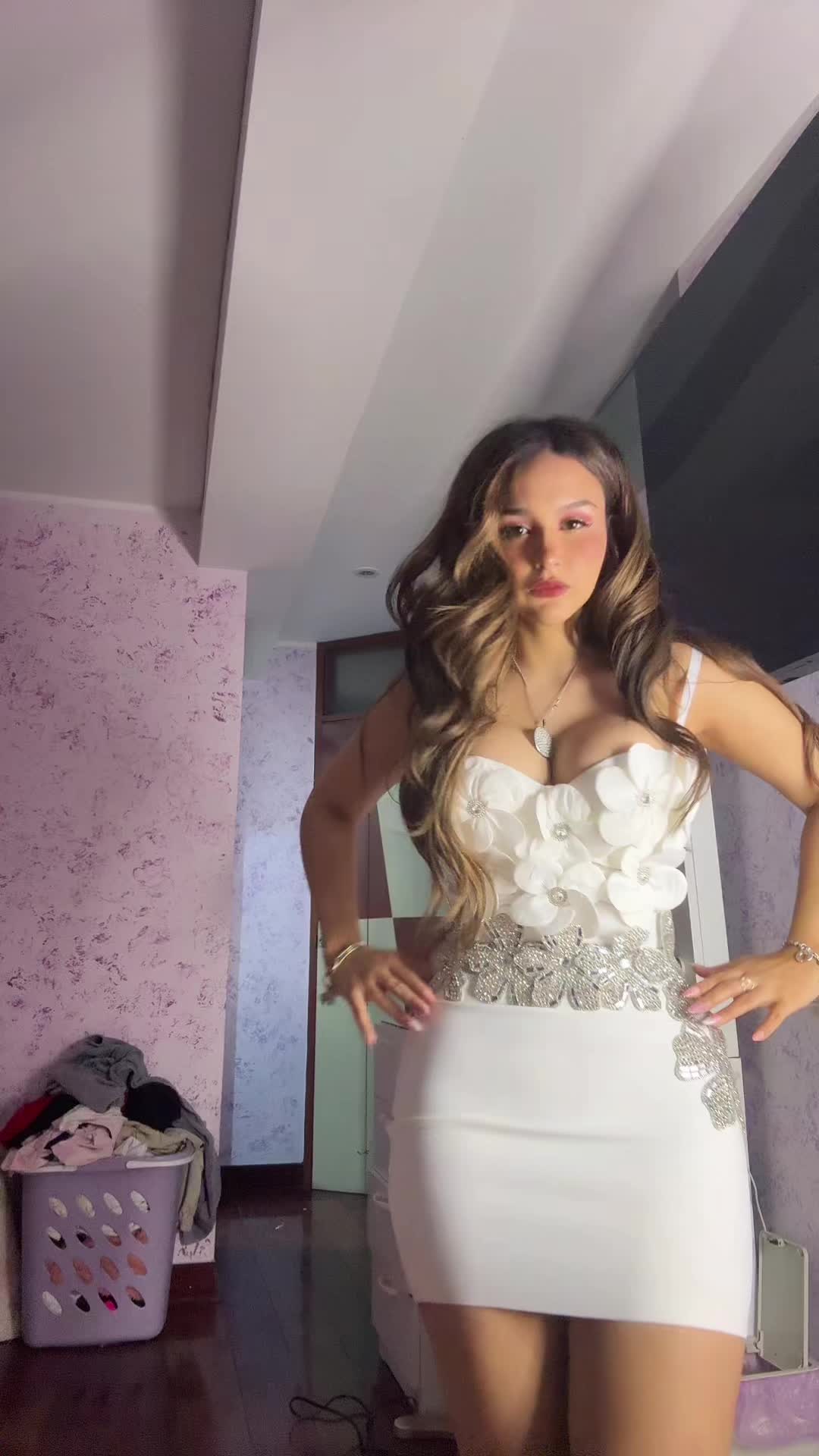 @Mercedesns