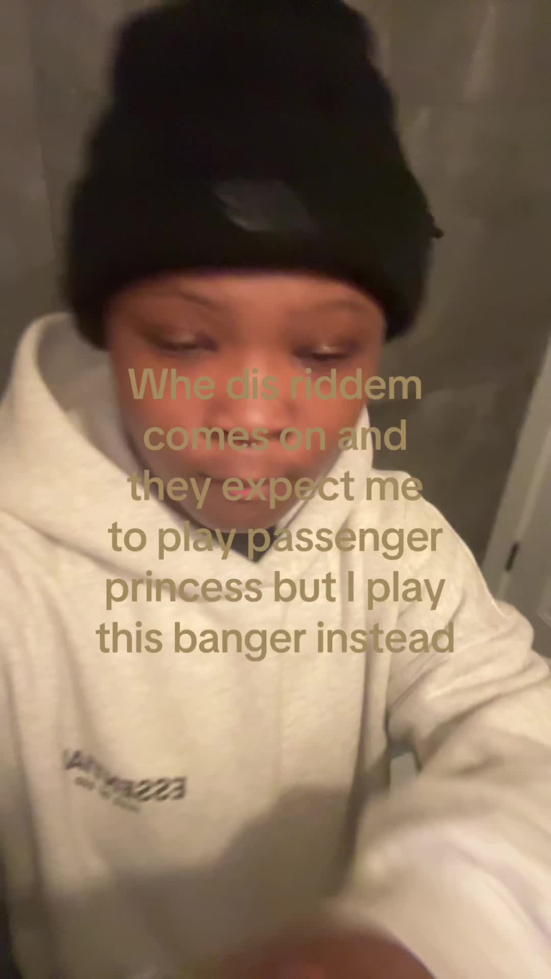 @AUNTIE
