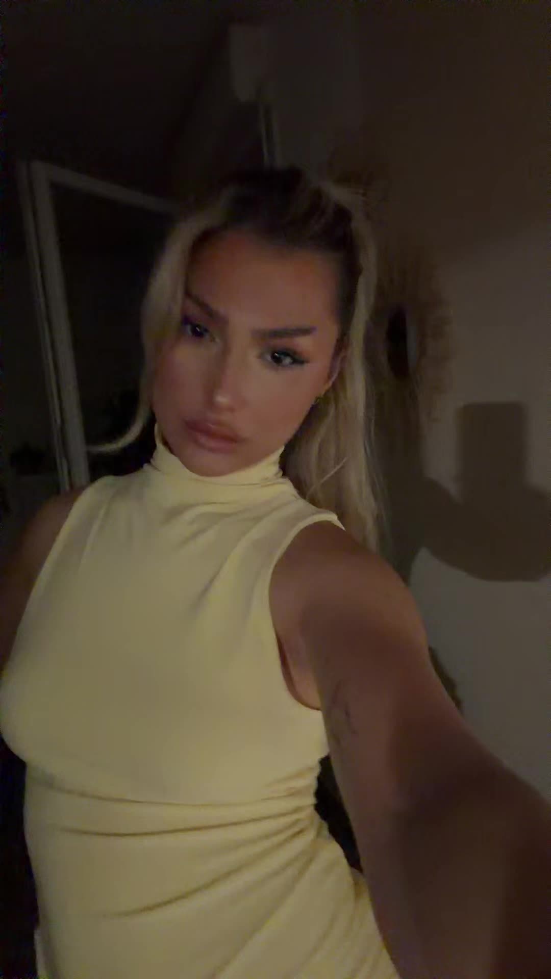 @blondiexbabe