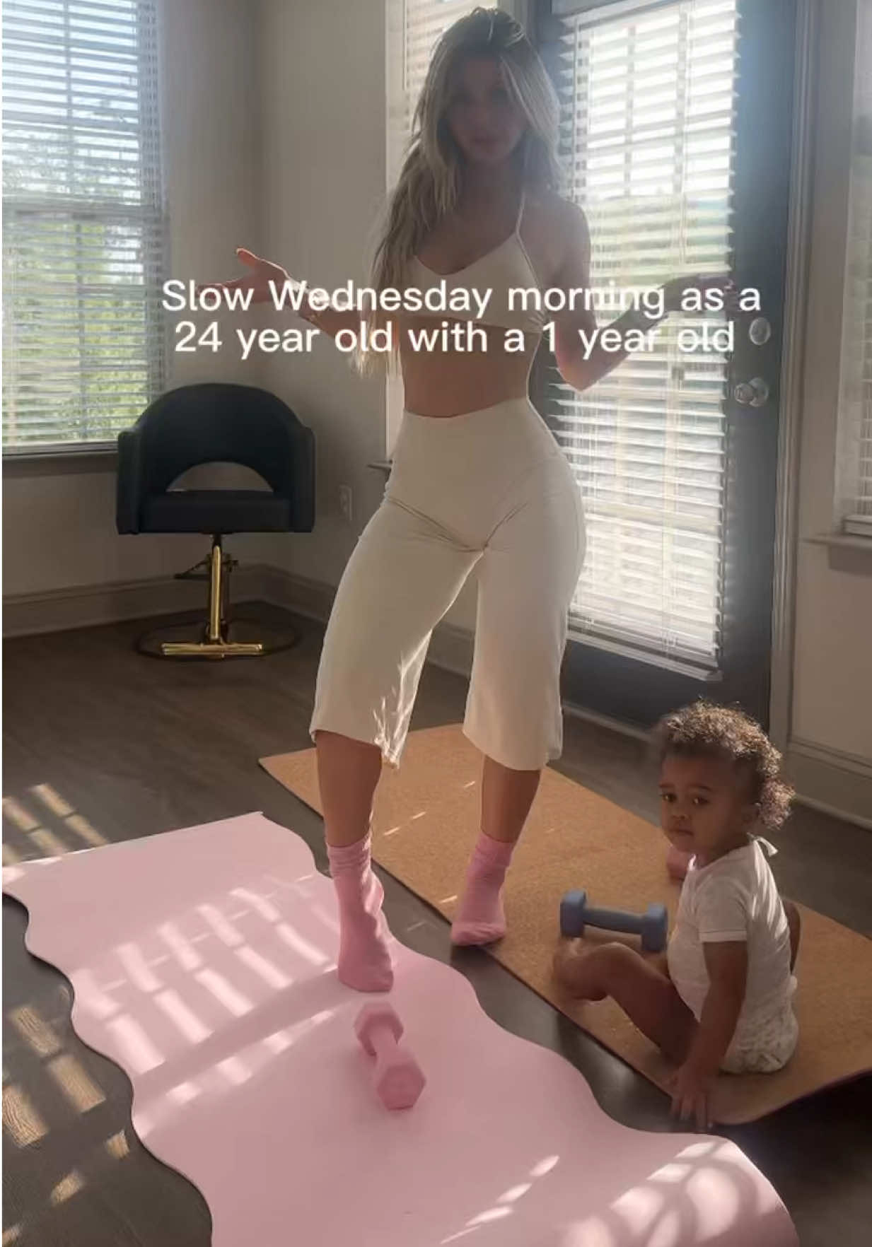 @mamabree.__