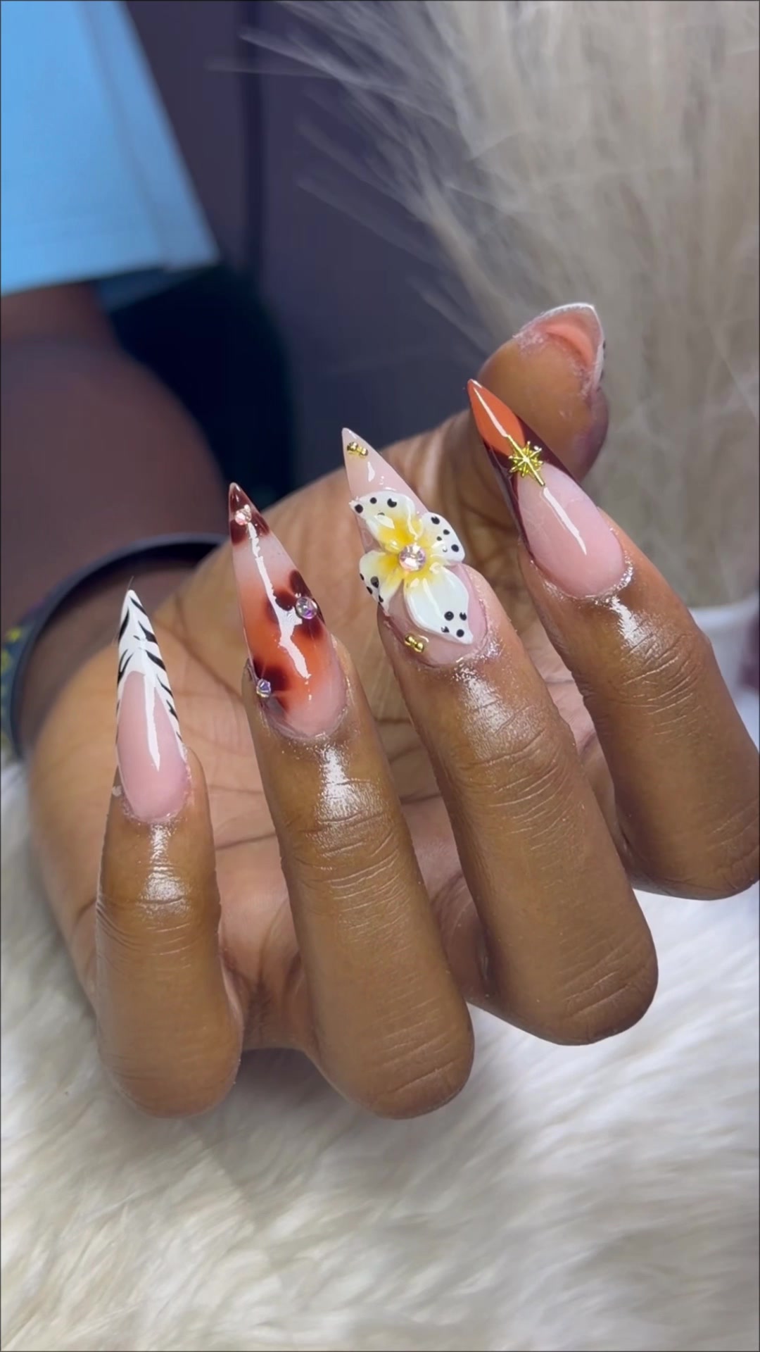 @LASH/NAIL TECH IN ISHERI,IDIMU