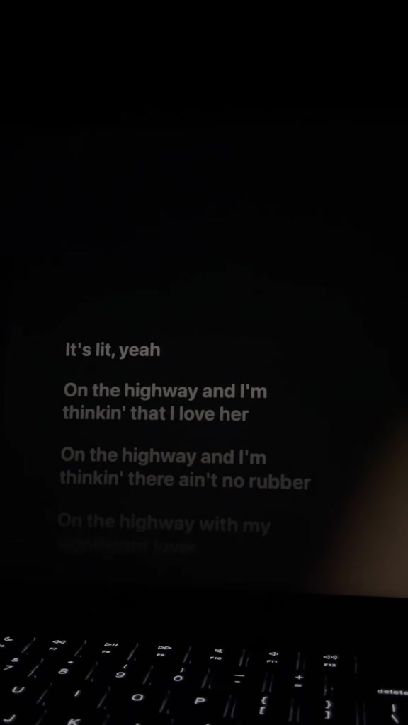 @🎧