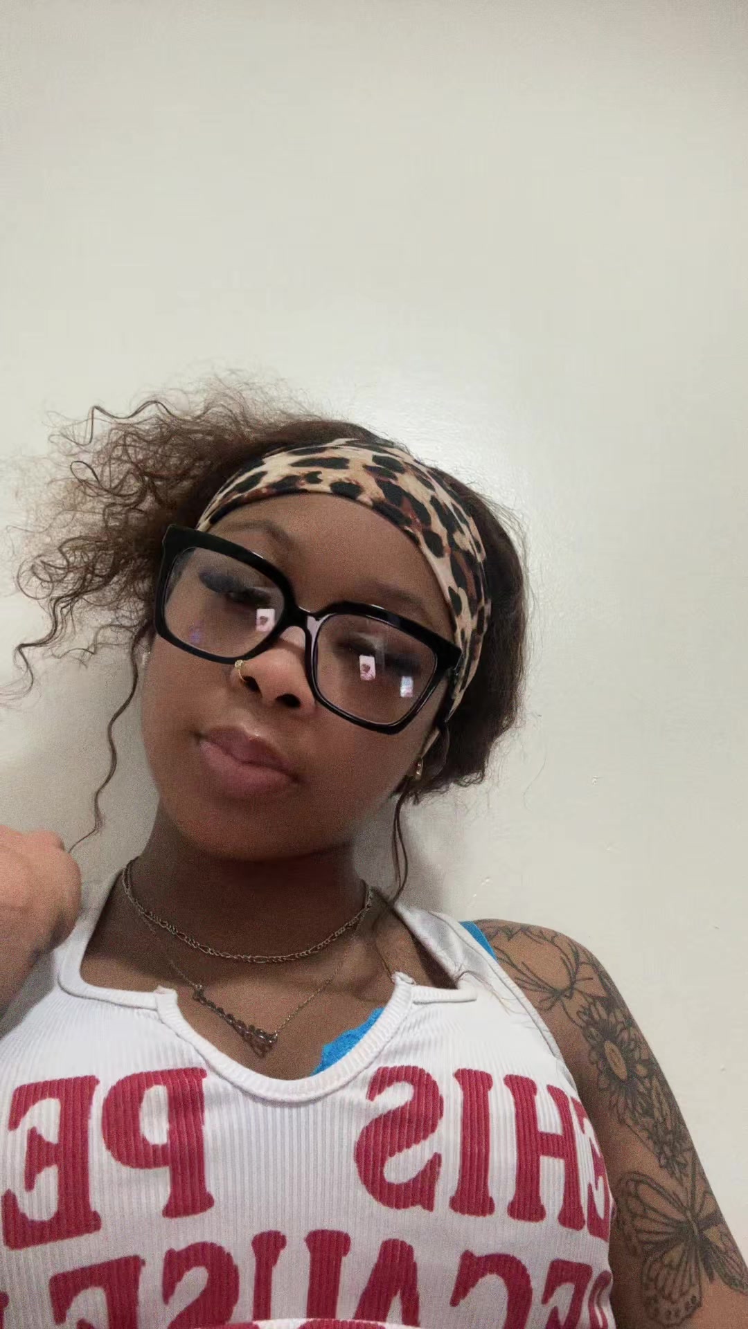 @_ms.h0lly_wood