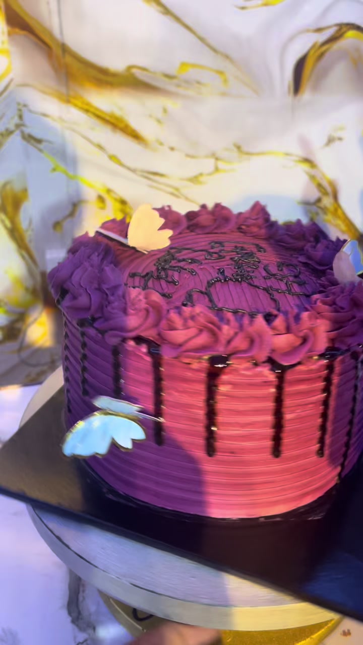@Cakes by majesty🧑🍳