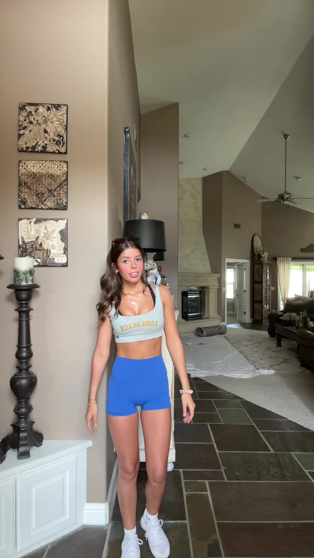 @Bella