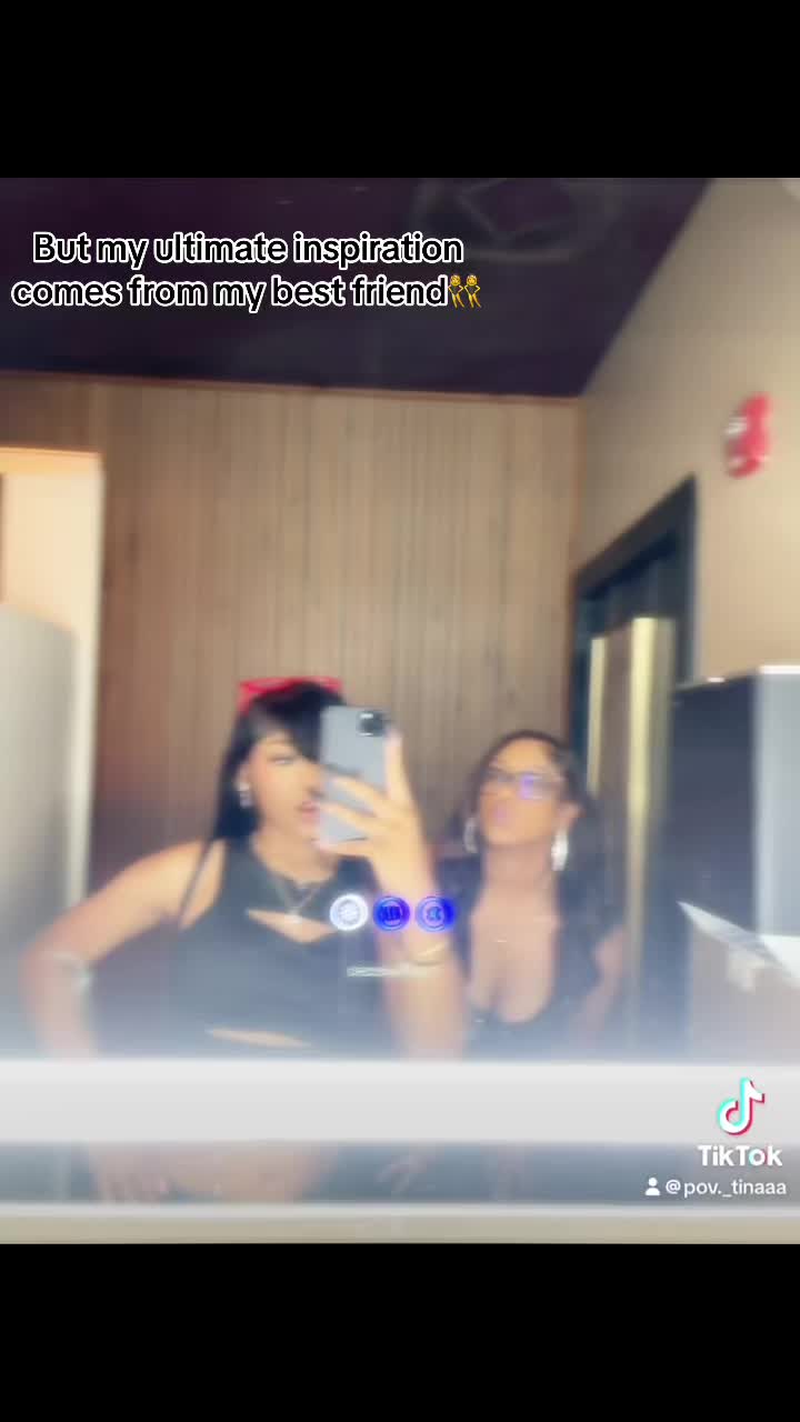 @tinaa💋 .