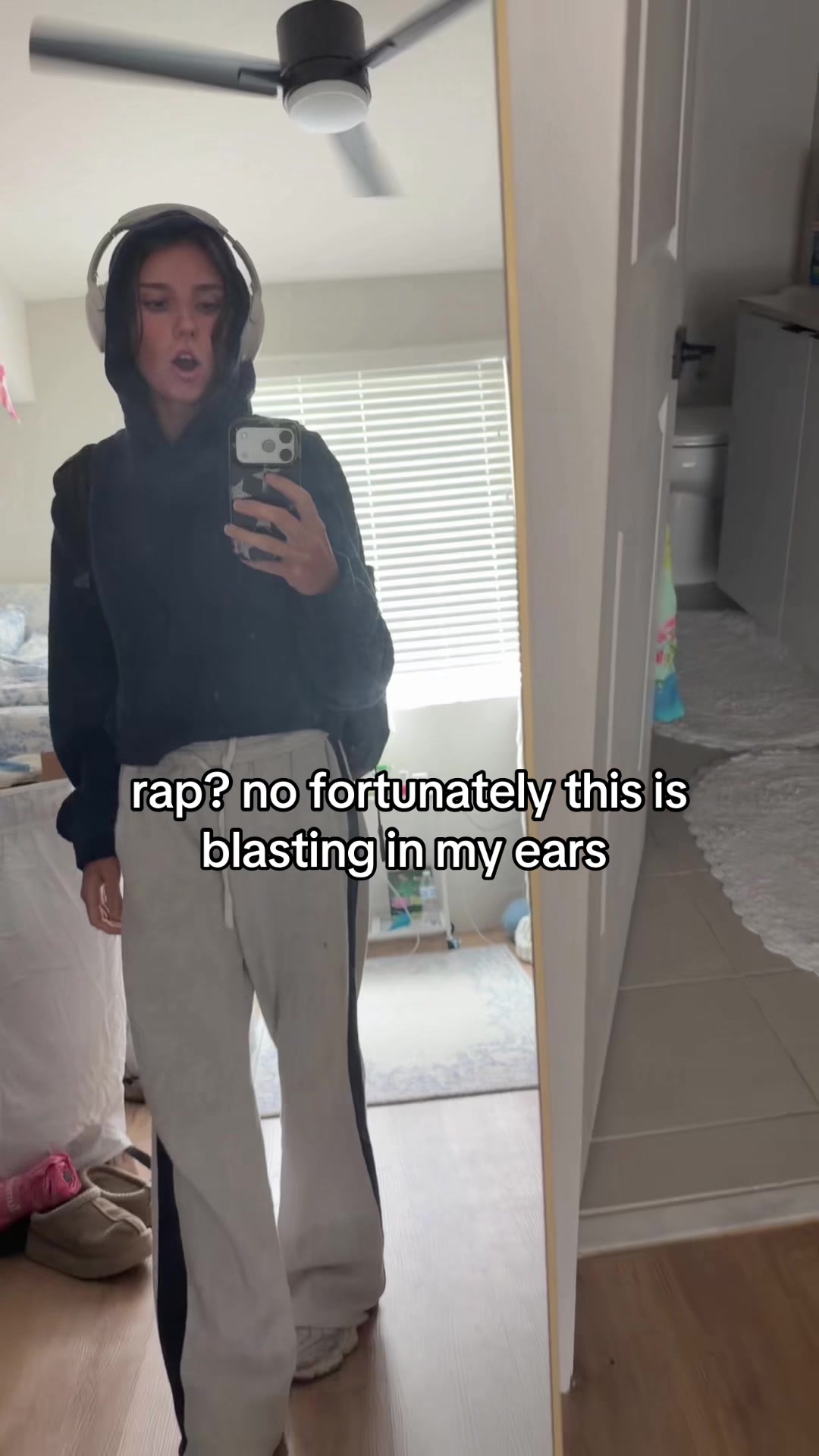 @daniela