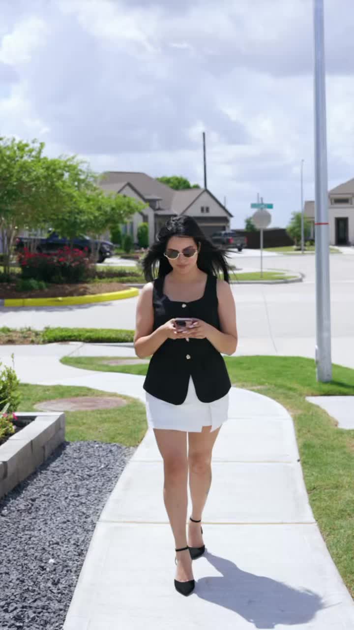 @roxiesellshouses