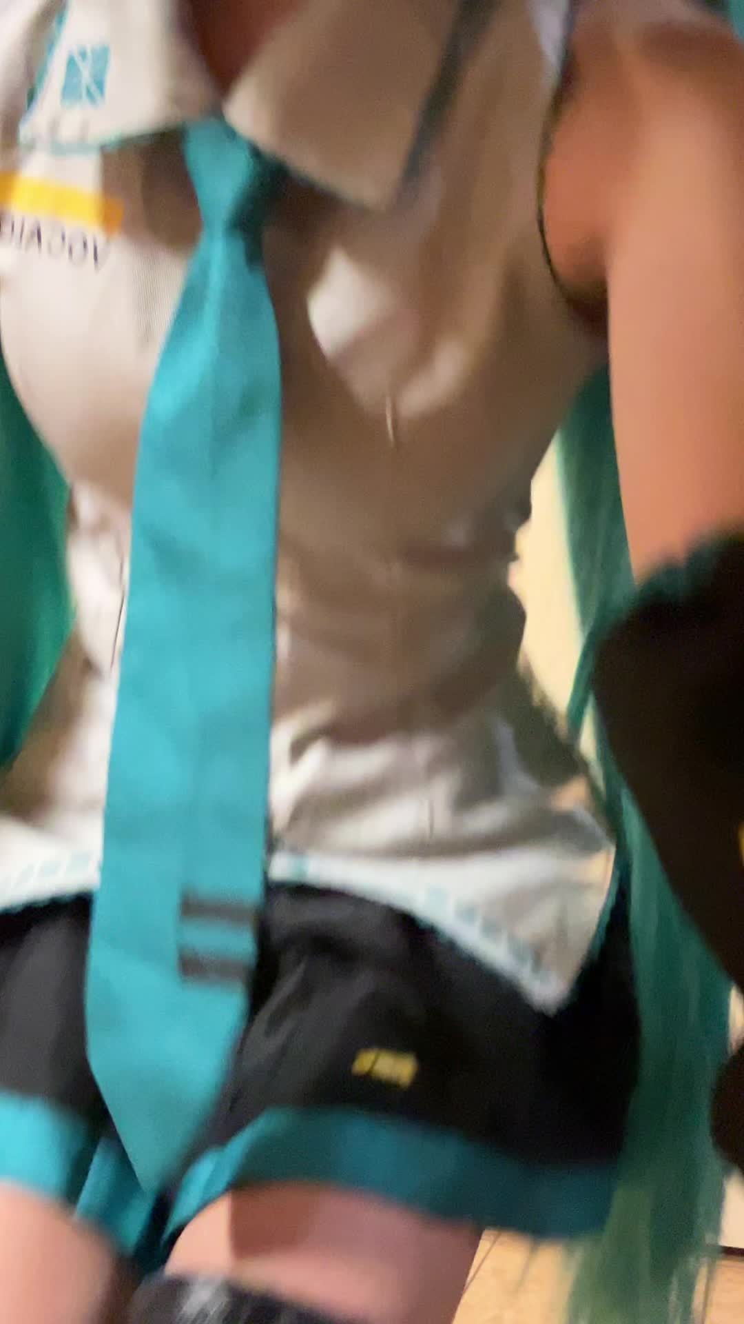@sharkfinn⦻