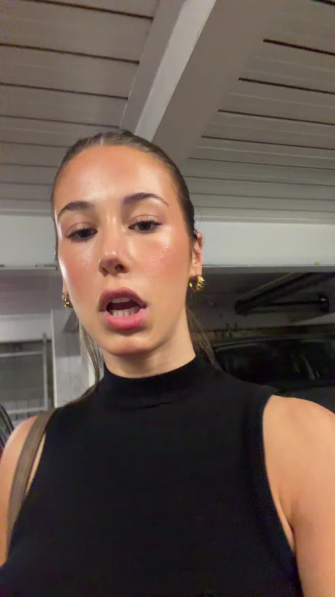 @bellapanaa