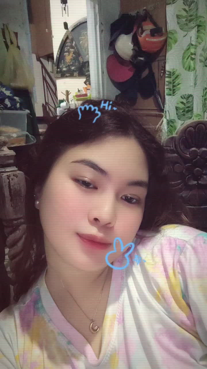 @MIRA ANN 🖤