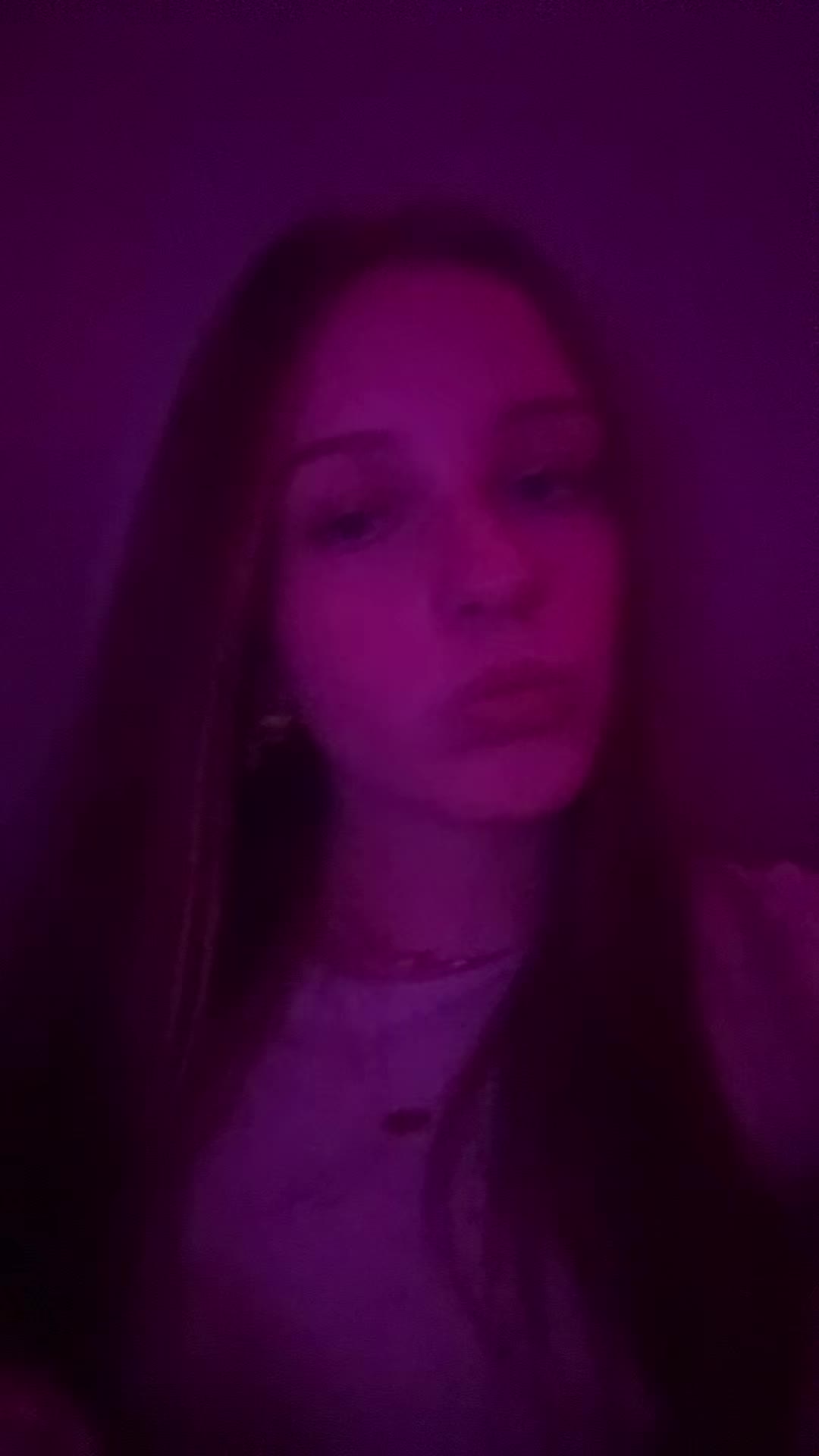 @hi.