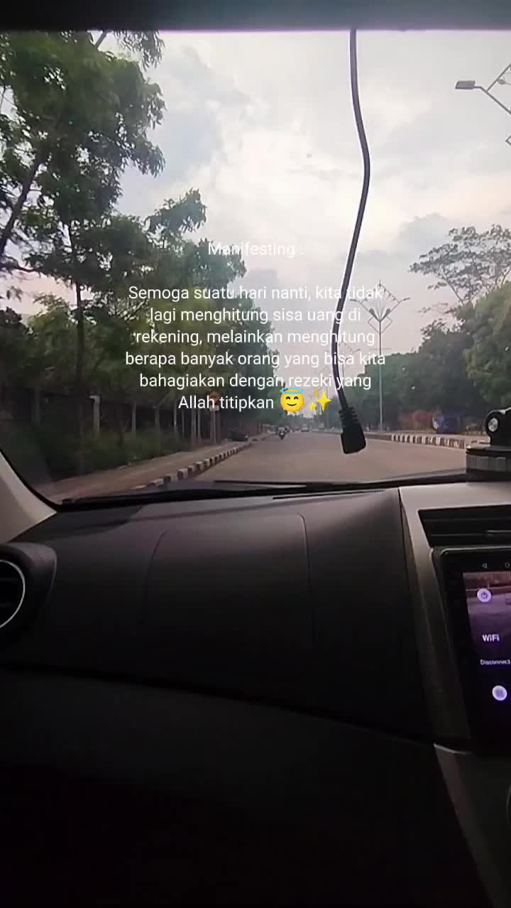 @momhie
