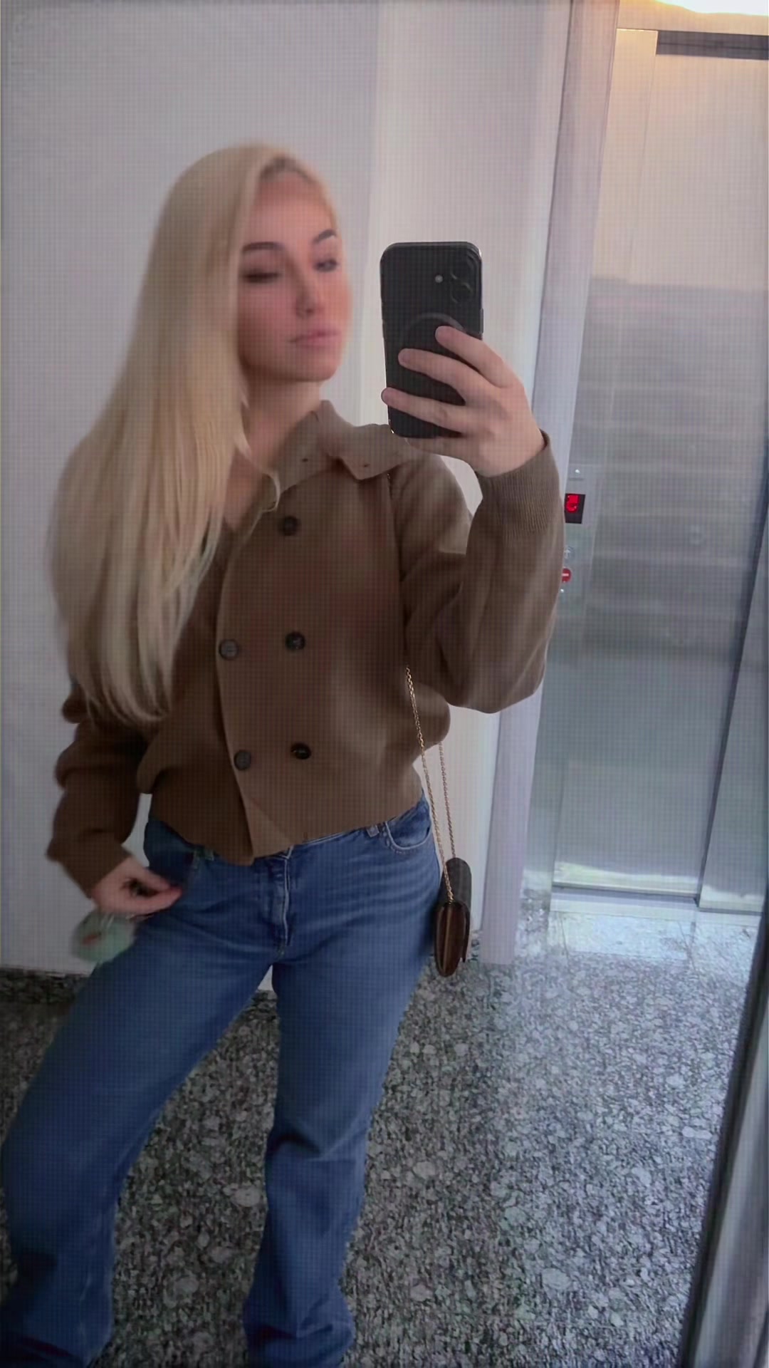 @Mia
