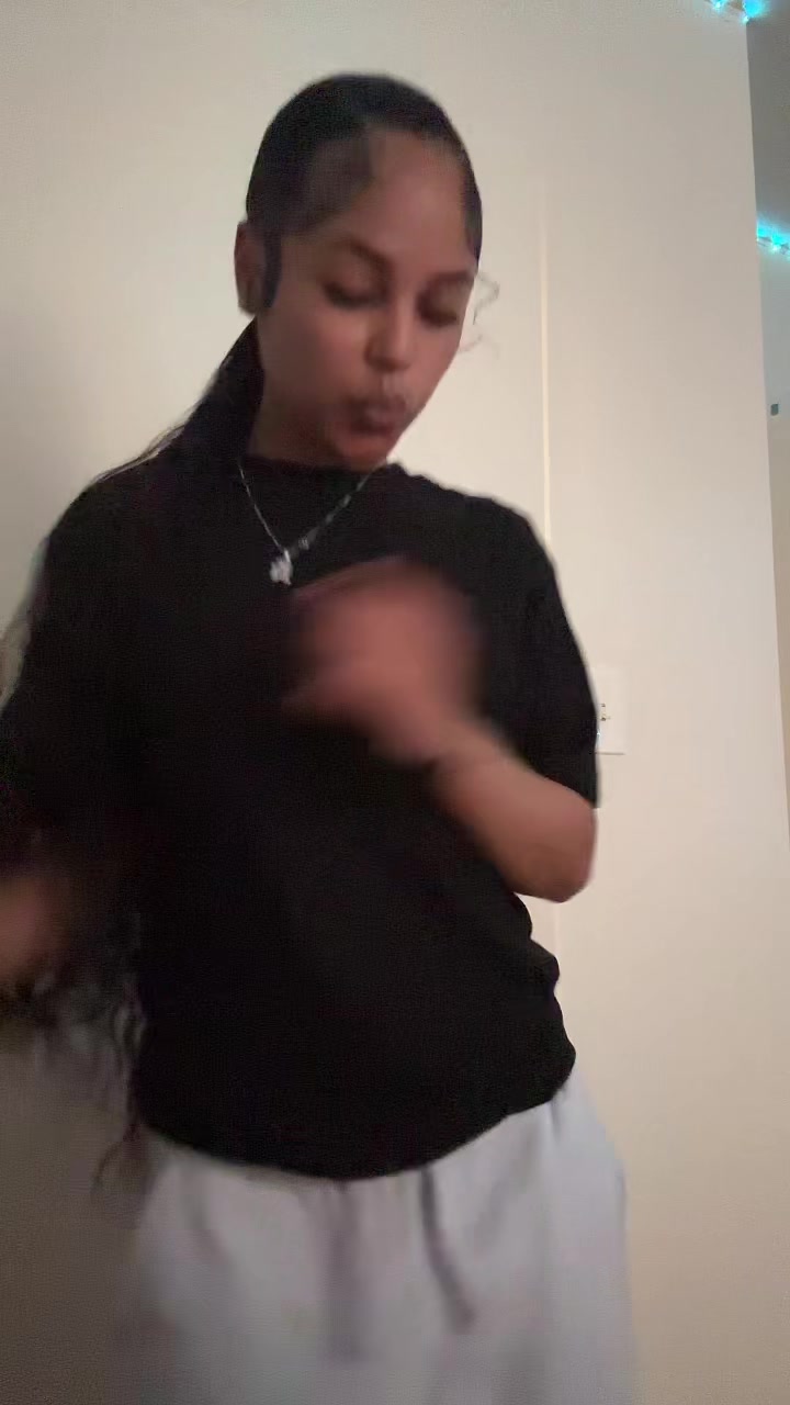 @nicole
