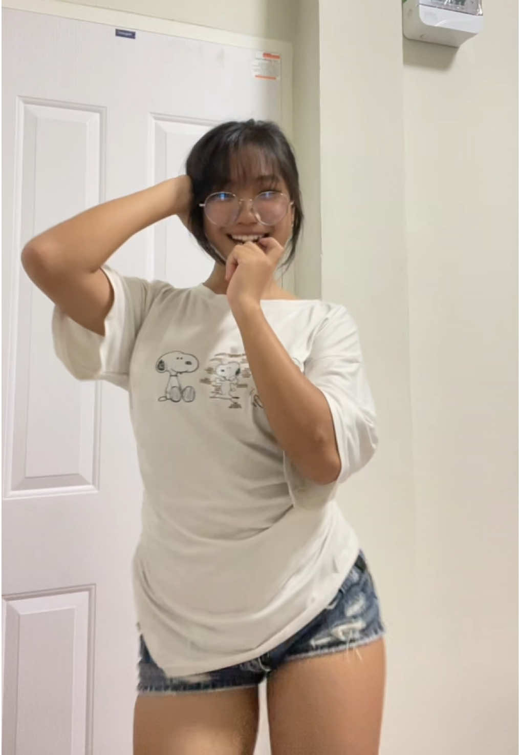@เพื่อนเรียกเเว่นน