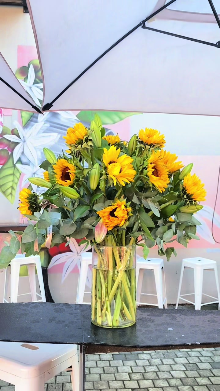 @Bloomsbyzn&bull;Durban florist