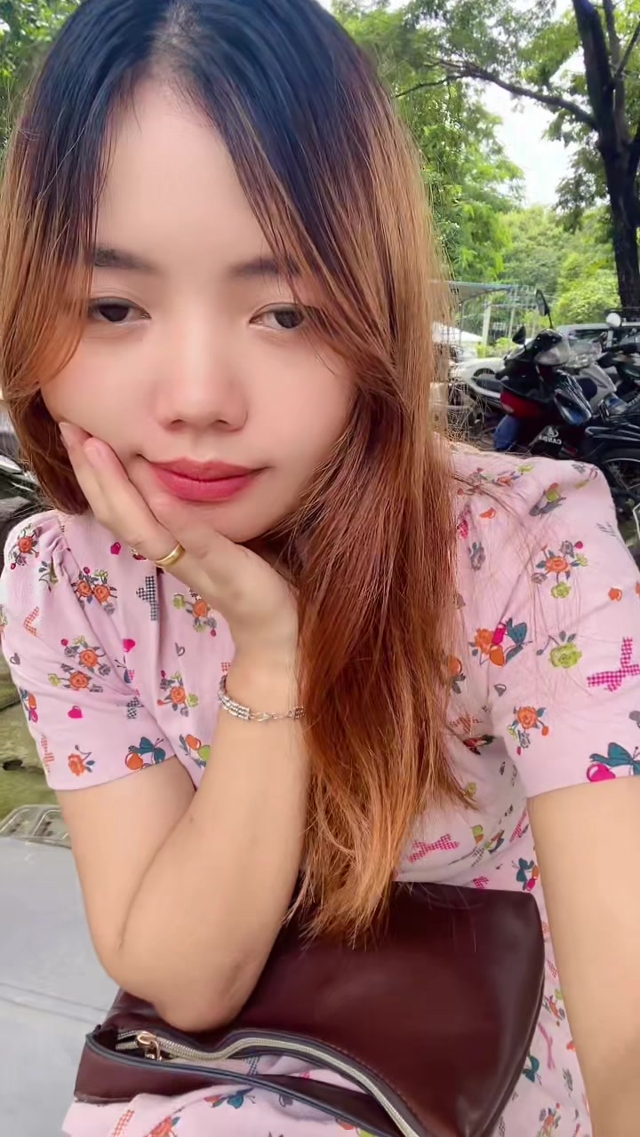 @Shwe Store & Floral Service
