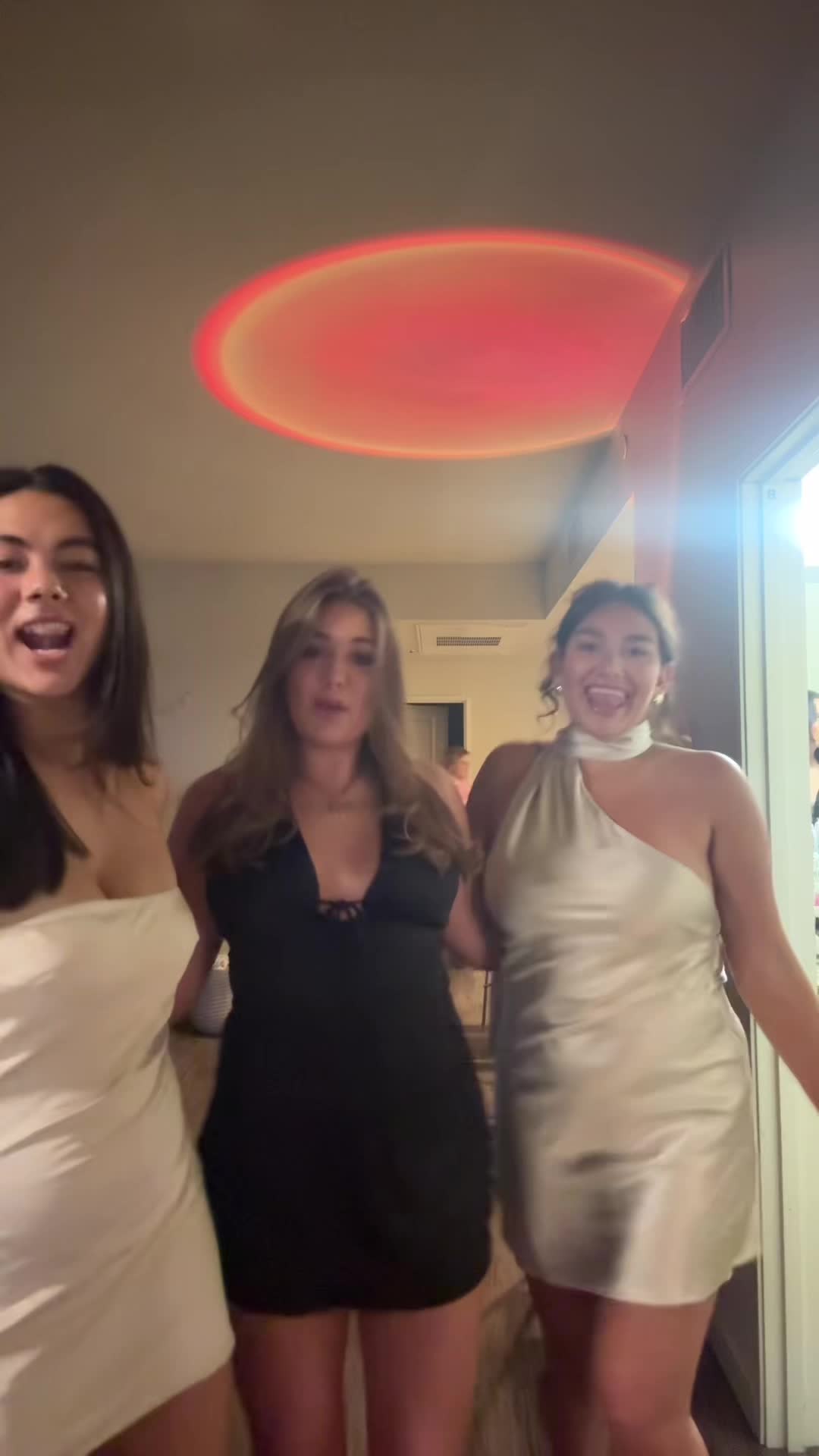 @ellaaenochs