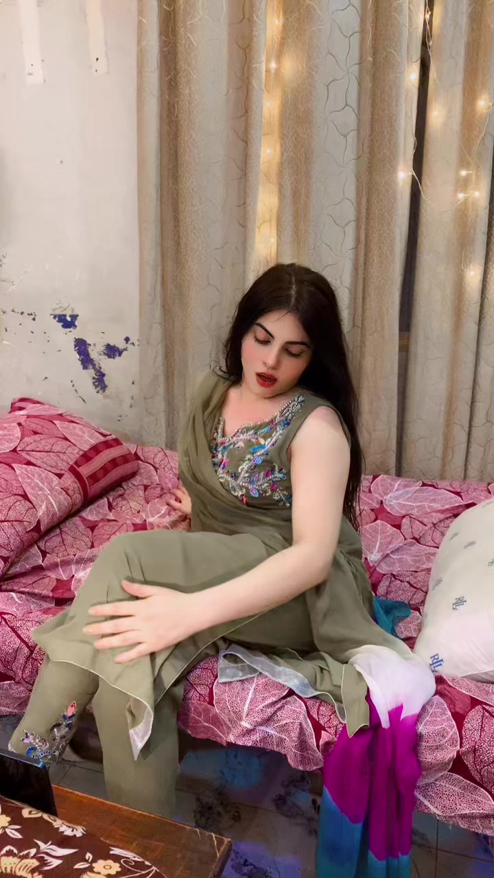 @Only🥵Madihaa