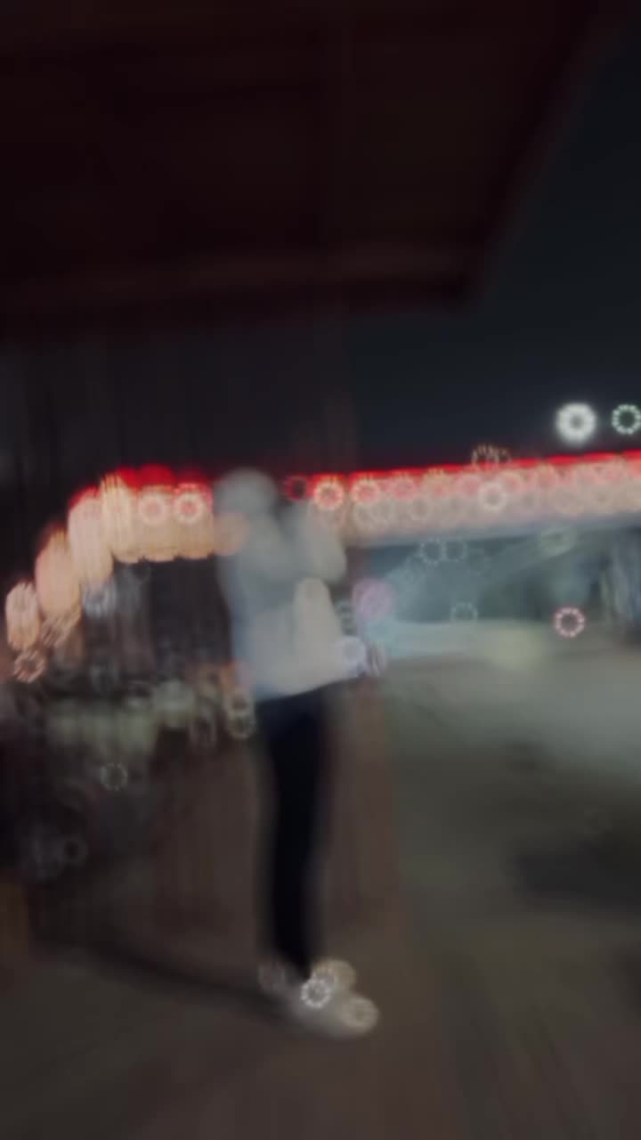 @𝟏𝟖 : 𝟎𝟒