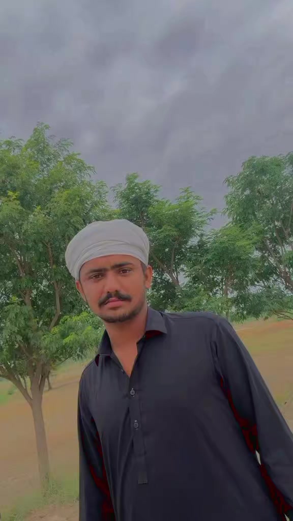 @🦁ShAraZ RoHiLLa 👑