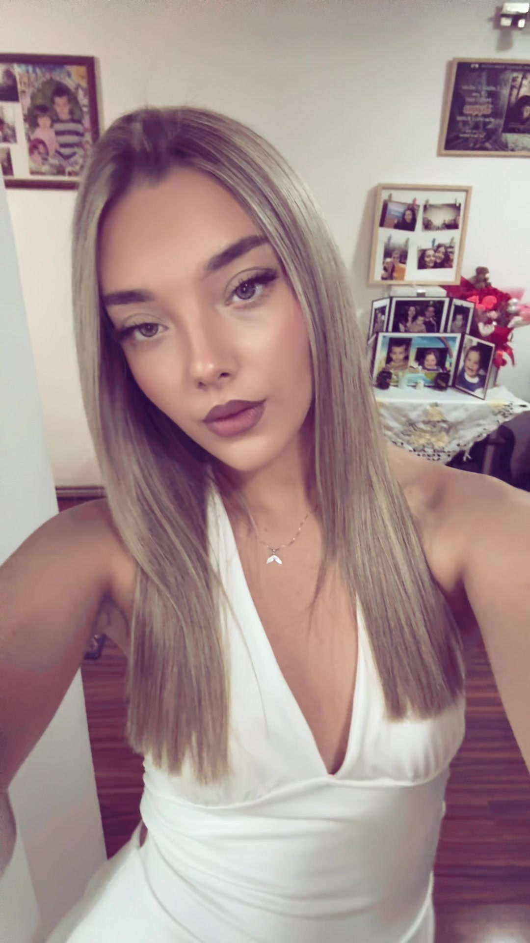 @𝒱𝑀