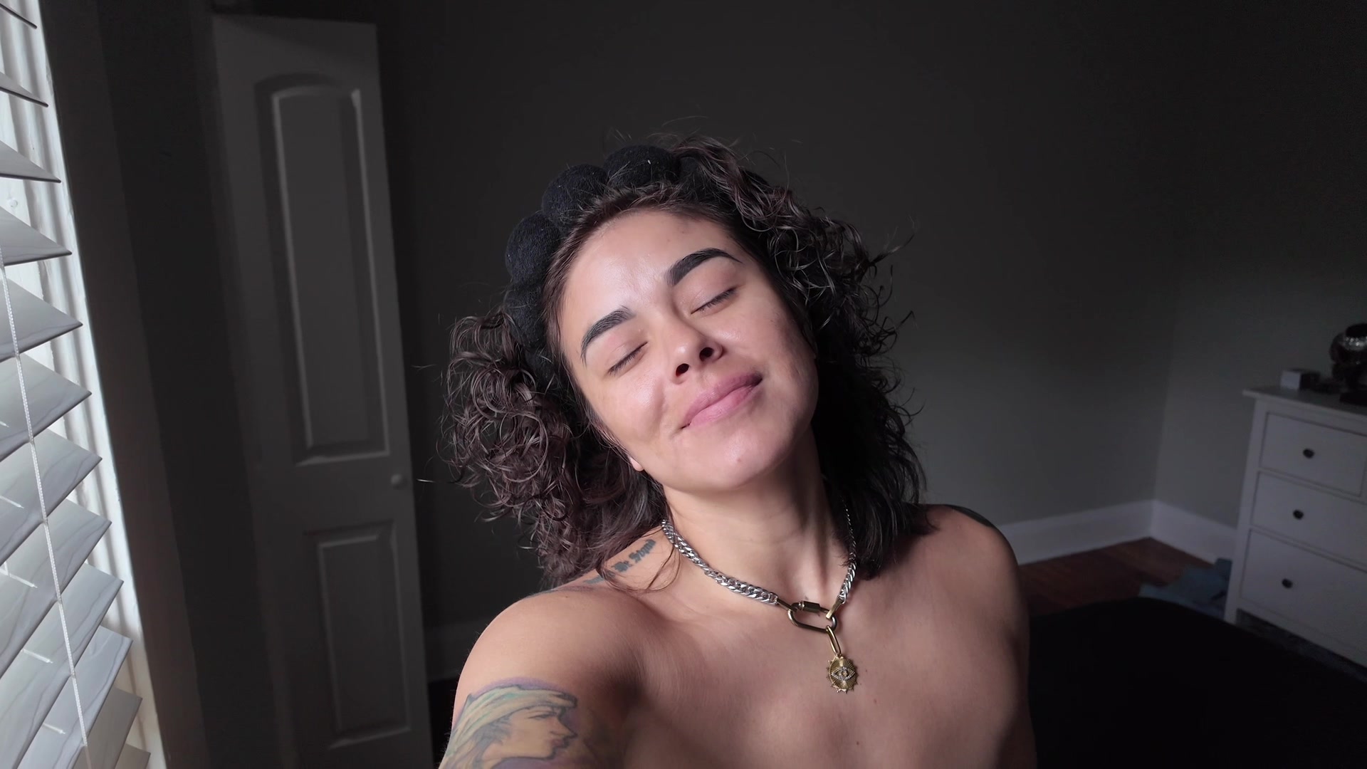 @Theebooblessbabe