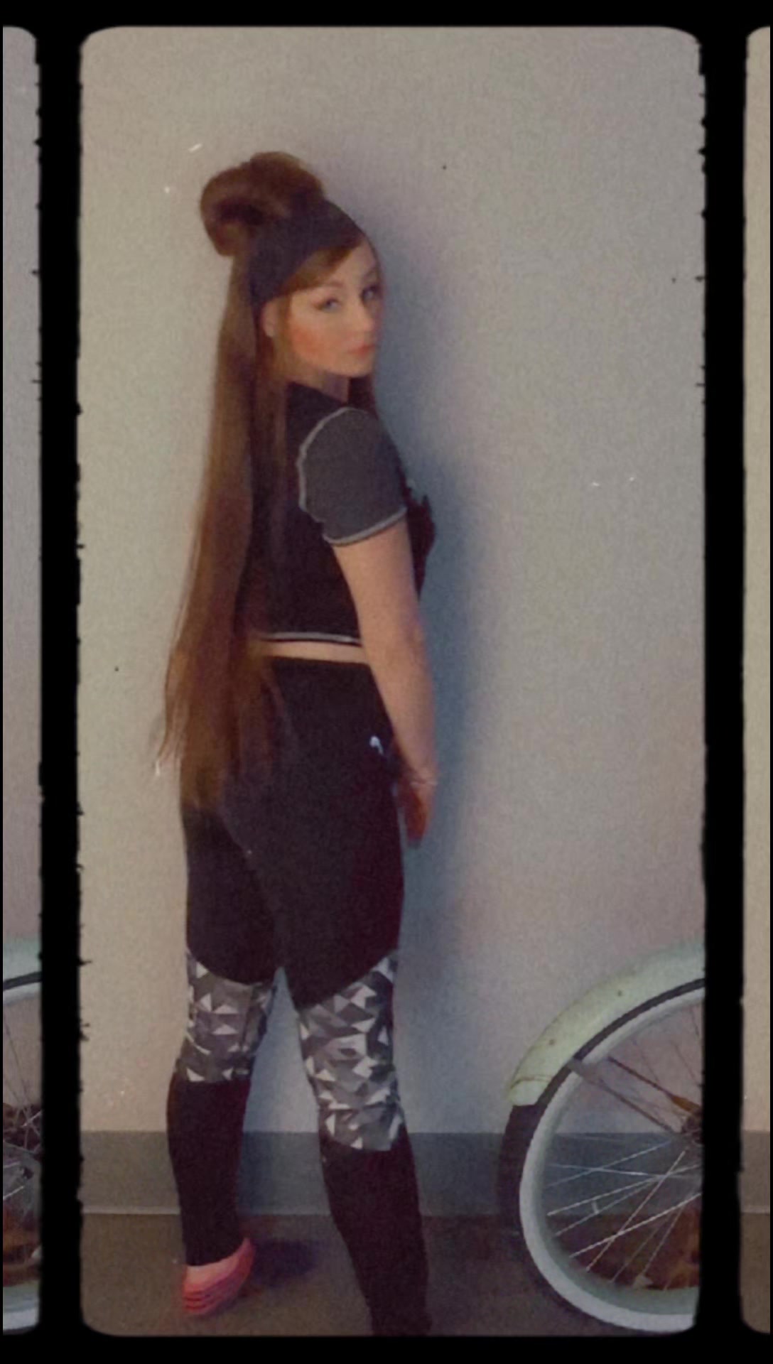 @AnnaNicholebby
