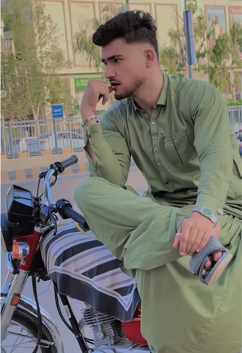 @𝒜𝓈𝒾𝓂 𝒦𝒽𝒶𝓃 𝒜.𝒦