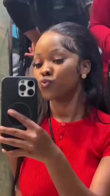 @Tshego_annikie
