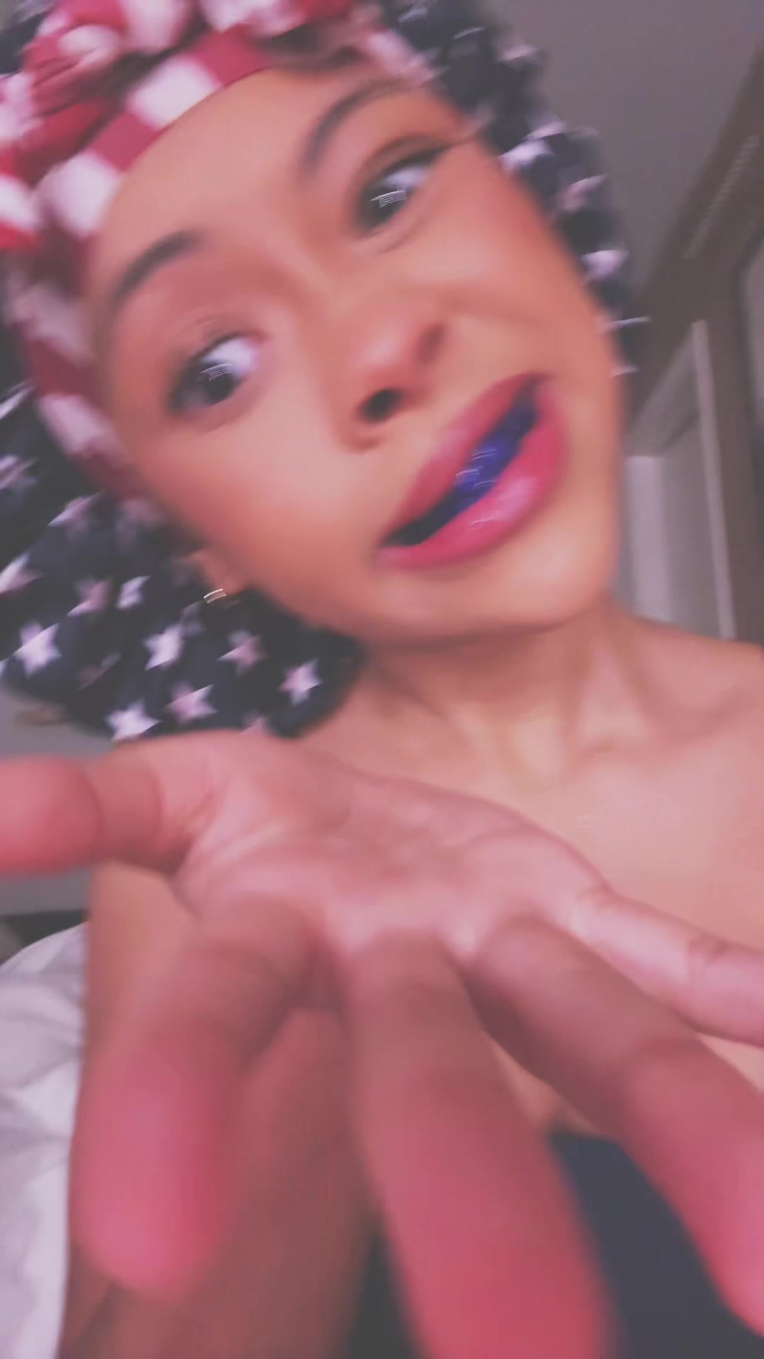 @WEIRD GIRL GOGOWORLD