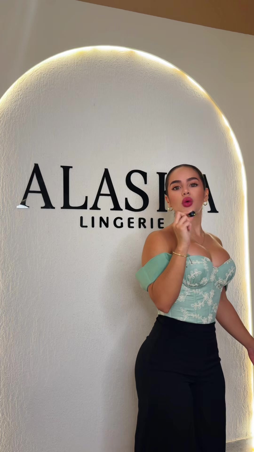 @alaskalingeriee