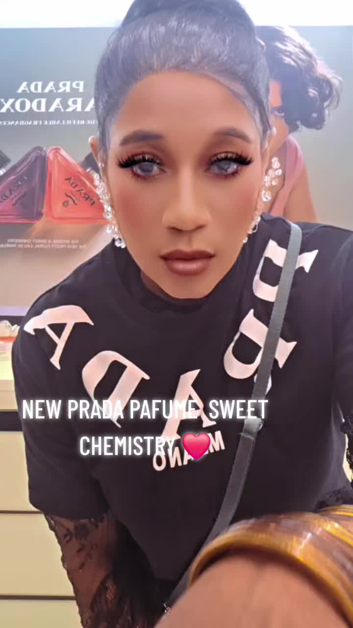 @Demi