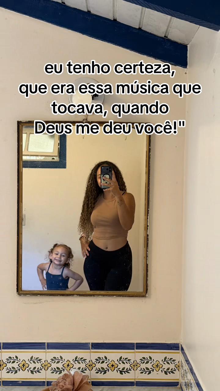 @thayanelisboa703