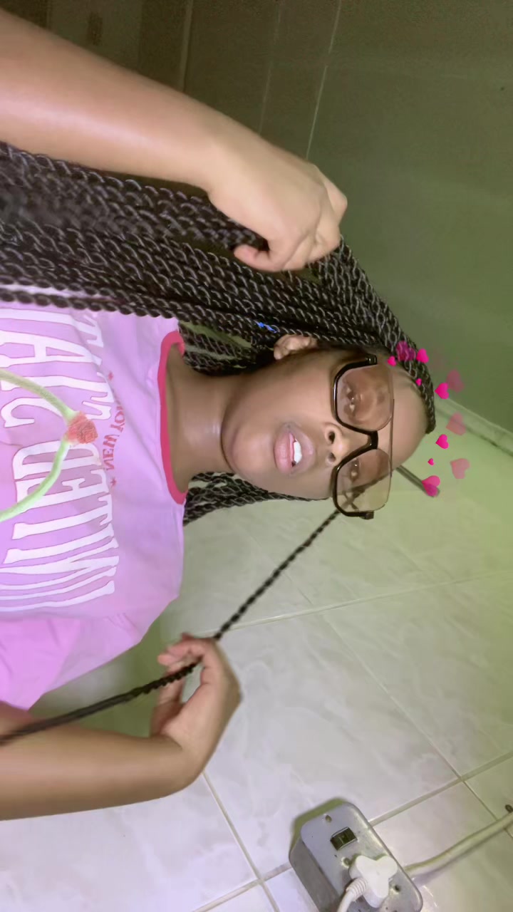 @𝒯𝓈𝒽𝑜𝓁𝑜😻