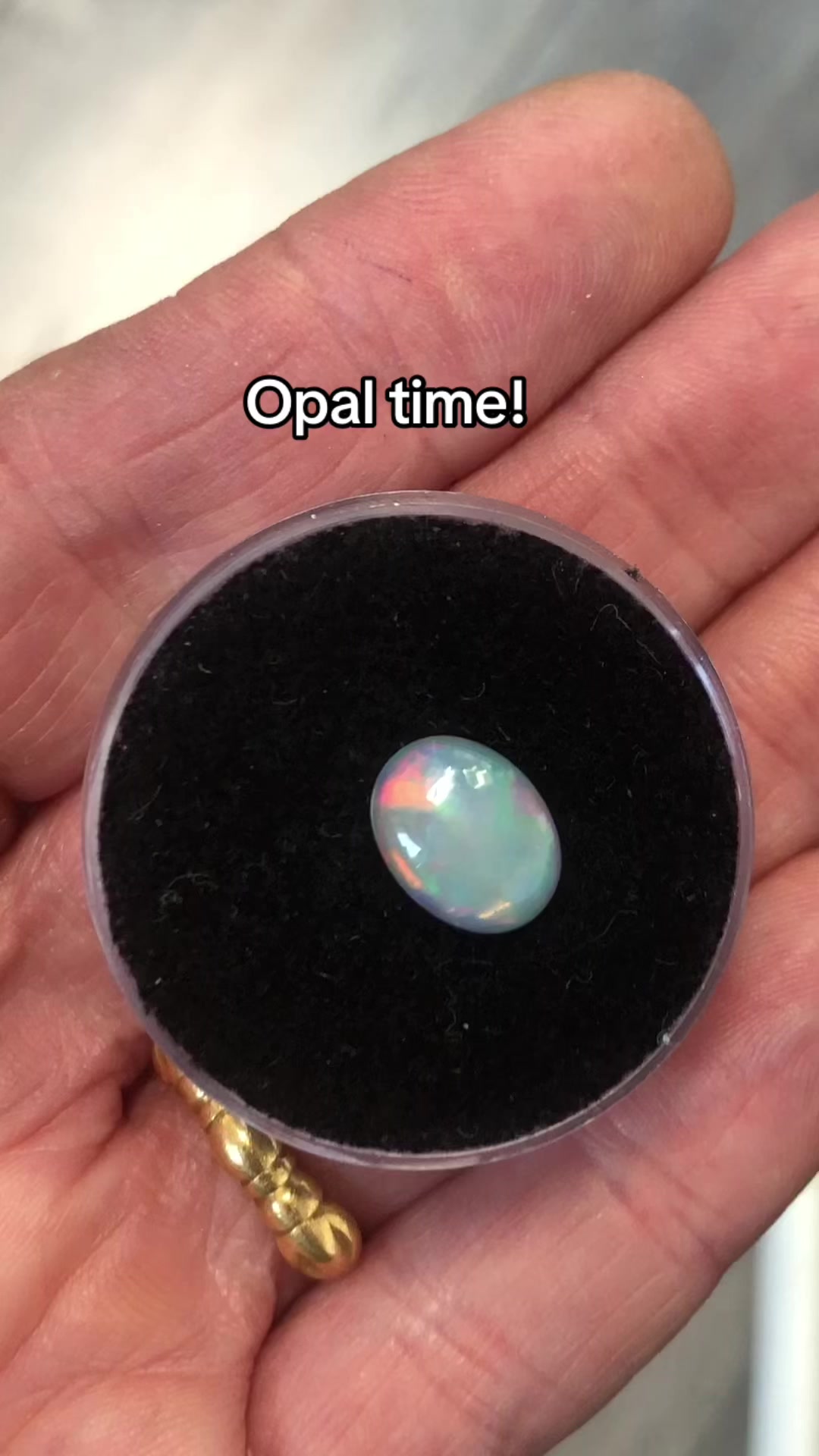 @nikmakcrystals